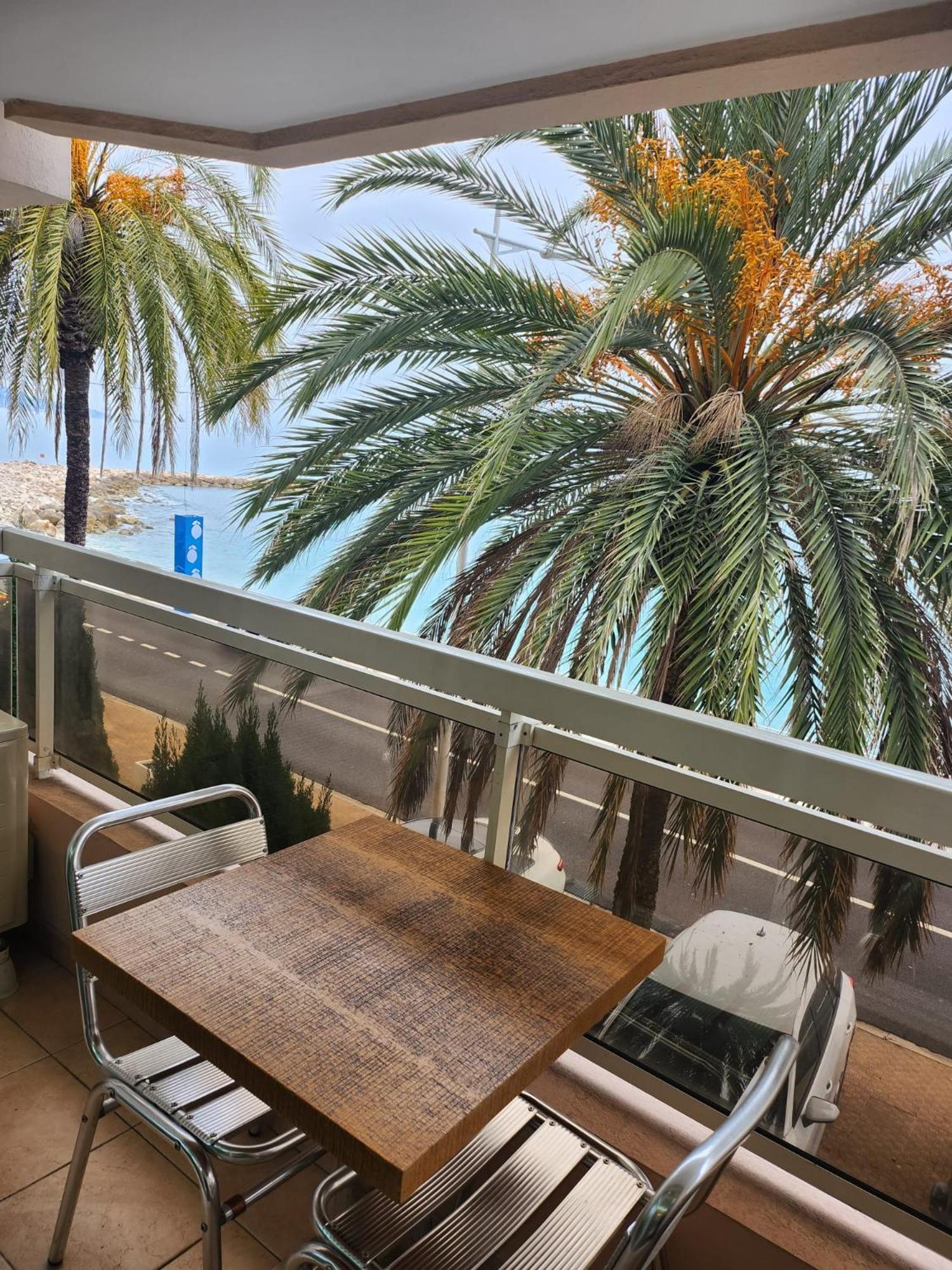 Bluemarine, Studio Vista Mare Menton Buitenkant foto
